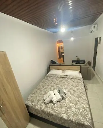 Anna Case de vacanță *
